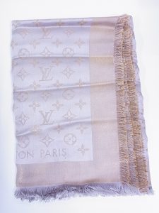 ショールやストールの活用方法