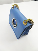 フェンディのキャナイ