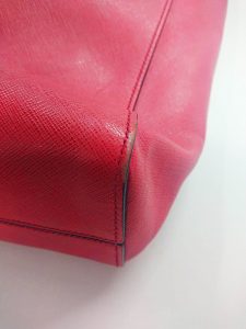 プラダ 買取 キズ