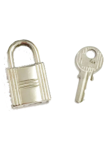 エルメスのカデナと鍵