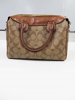 コーチのバッグ汚れについて